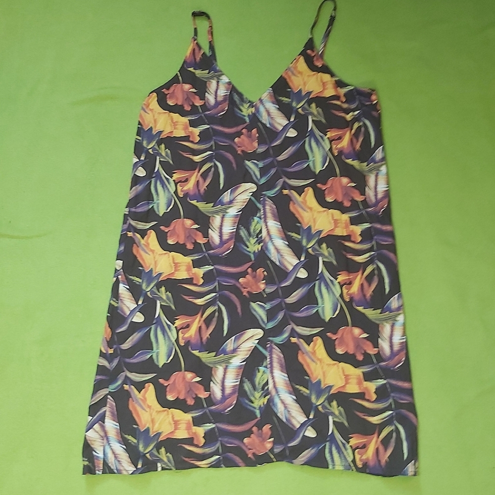 🌊 3 for 10$ 💦 // Hurley Floral Feather Dress in Small